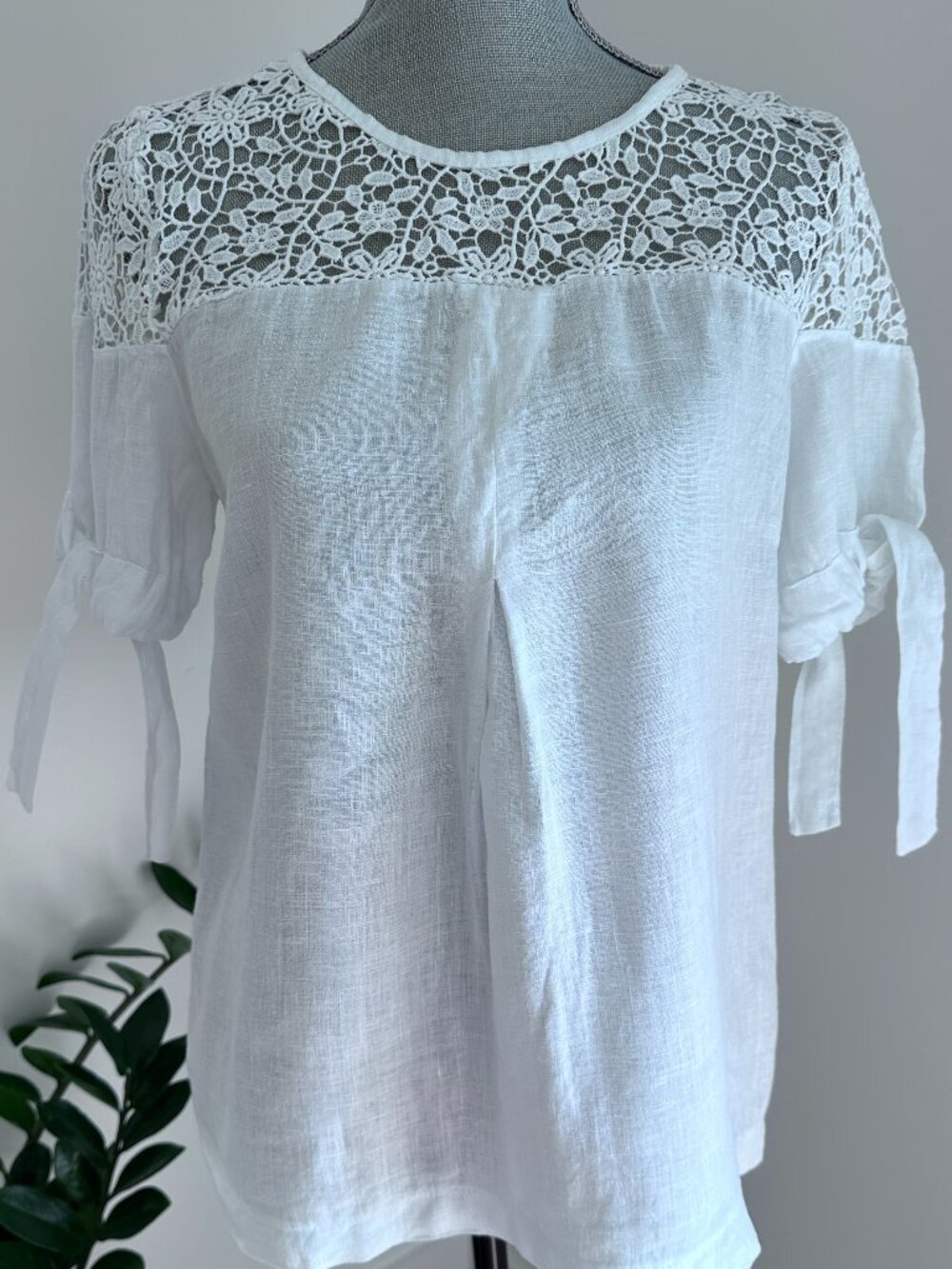 100% Linen Broderie Anglaise Blouse Top in S-M